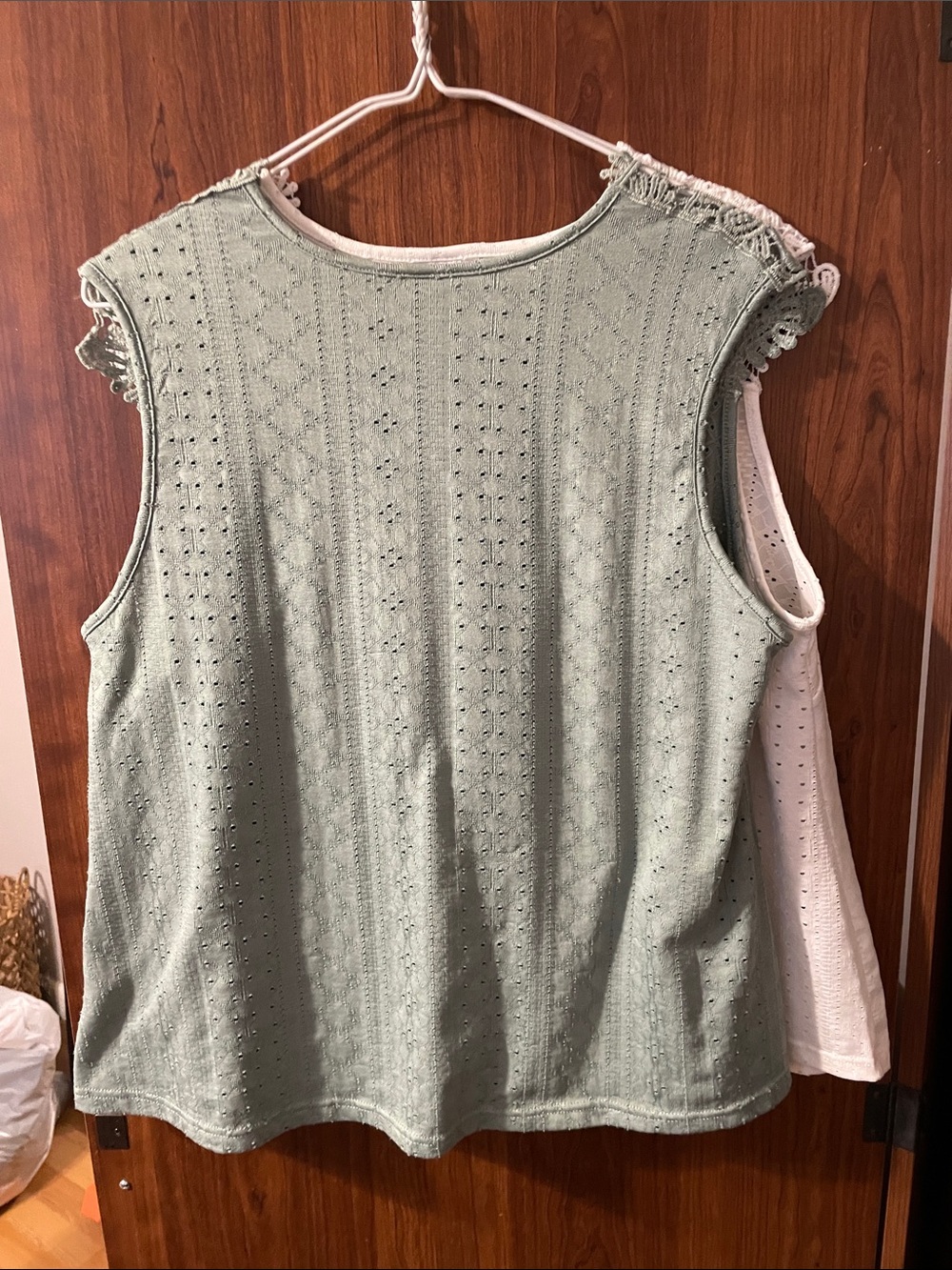 Shein Curve White and Sage Lace Yoke Sleeveless tops (2-Pack) 1XL - Picture 5 of 7